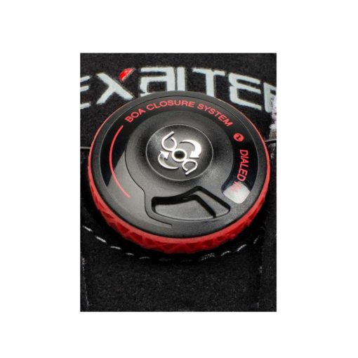 Cipele Jalas 9548 EXALTER Easyroll, zaštita S3 SRC HRO su izvrsne zaštitne cipele sa odličnim prijanjanjem, posebno udobne, lagane i prozračne. Boa® sustav zavezivanja omogućuje brzo i jednostavno vezanje cipela. VIBRAM® potplat je otporan na toplinu i masnoće sa antistatičkim svojstvima, a ESD oznaka (zaštita od elektrostatskog izboja), znači da se preusmjerava statički elektricitet, Ventilacijski uložak sa antibakterijskim vlaknima spriječava neugodne mirise, izrađen je od materijala Poron® XRD™ te ima odličnu sposobnost apsorbcije udaraca
